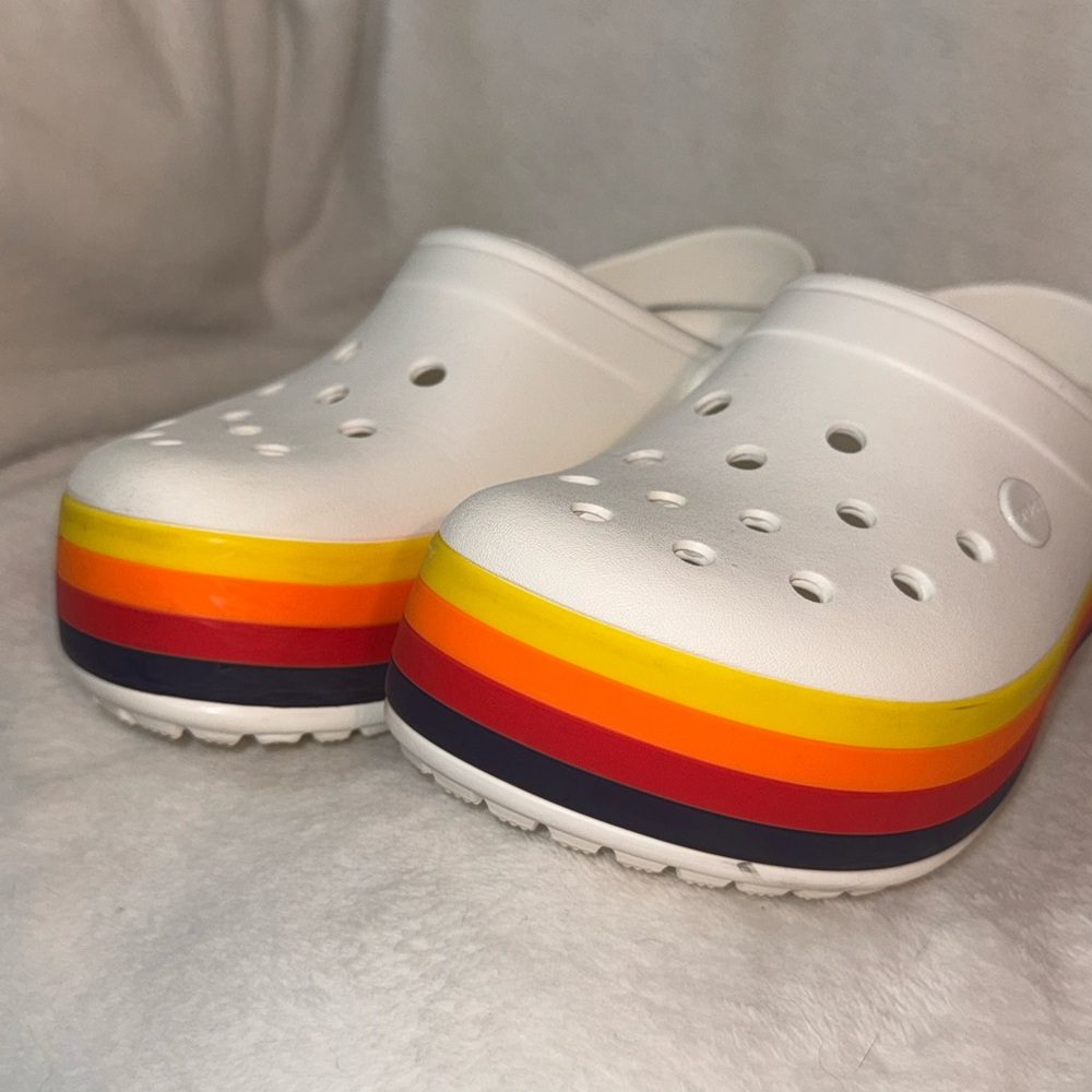 LIMITED EDITION DISNEY CROCS - Picture 5 of 6